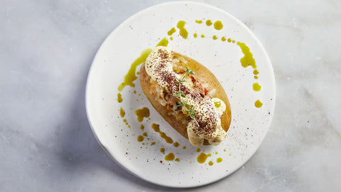 Ψητές και γεμιστές Πατάτες με σάλτσα Hollandaise